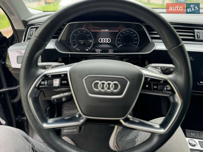 Позашляховик / Кросовер Audi e-tron 2021 в Києві