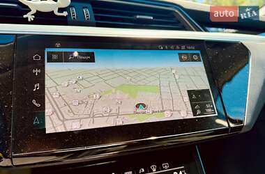 Внедорожник / Кроссовер Audi e-tron 2021 в 