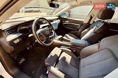 Внедорожник / Кроссовер Audi e-tron 2021 в 