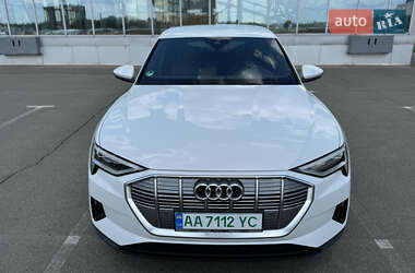 Внедорожник / Кроссовер Audi e-tron 2021 в 