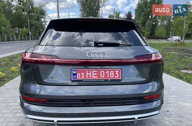 Внедорожник / Кроссовер Audi e-tron 2021 в 