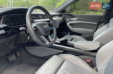 Внедорожник / Кроссовер Audi e-tron 2021 в 