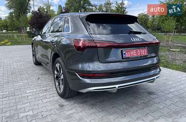 Внедорожник / Кроссовер Audi e-tron 2021 в 