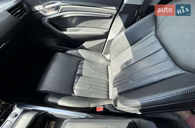 Внедорожник / Кроссовер Audi e-tron 2022 в 