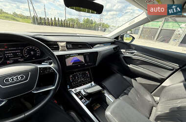 Внедорожник / Кроссовер Audi e-tron 2022 в 