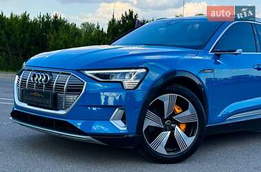 Внедорожник / Кроссовер Audi e-tron 2019 в 