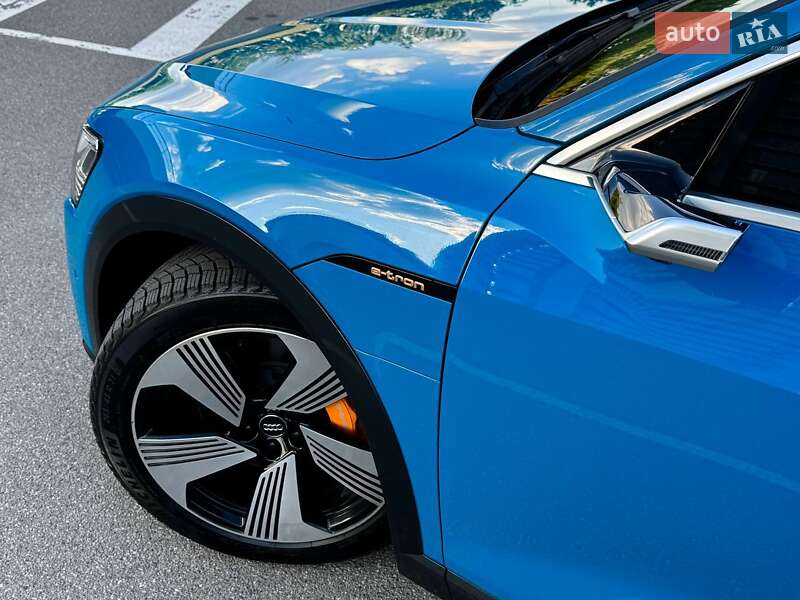 Внедорожник / Кроссовер Audi e-tron 2019 в Киеве фото 13 Внедорожник / Кроссовер Audi e-tron 2019 в Киеве
