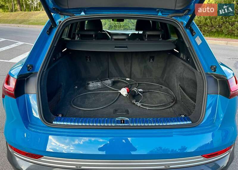 Внедорожник / Кроссовер Audi e-tron 2019 в Киеве фото 19 Внедорожник / Кроссовер Audi e-tron 2019 в Киеве