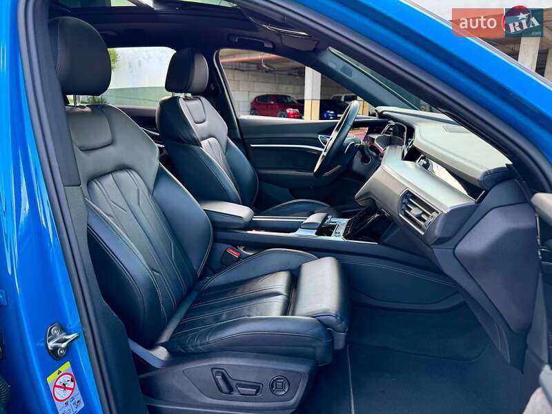 Внедорожник / Кроссовер Audi e-tron 2019 в Киеве фото 26 Внедорожник / Кроссовер Audi e-tron 2019 в Киеве