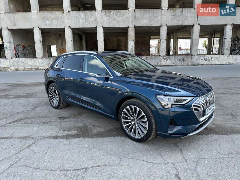 Audi e-tron 2019