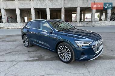Внедорожник / Кроссовер Audi e-tron 2019 в 