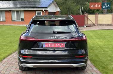 Внедорожник / Кроссовер Audi e-tron 2019 в 