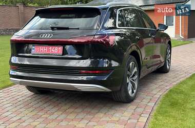 Внедорожник / Кроссовер Audi e-tron 2019 в 