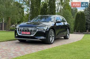 Внедорожник / Кроссовер Audi e-tron 2019 в 
