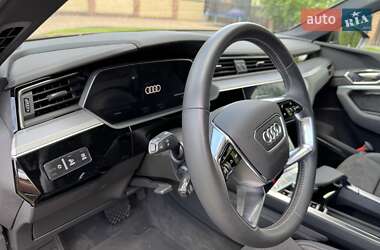 Внедорожник / Кроссовер Audi e-tron 2019 в 