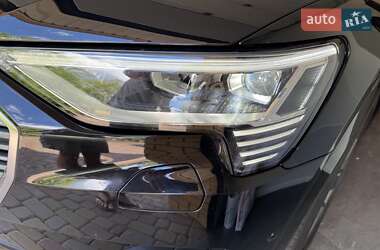 Внедорожник / Кроссовер Audi e-tron 2019 в 