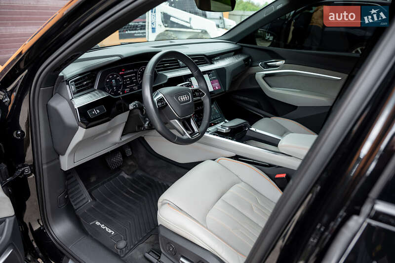 Внедорожник / Кроссовер Audi e-tron 2022 в Ивано-Франковске