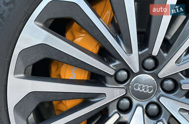 Внедорожник / Кроссовер Audi e-tron 2019 в 