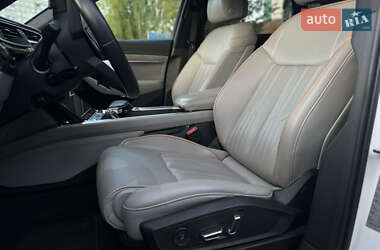Внедорожник / Кроссовер Audi e-tron 2019 в 