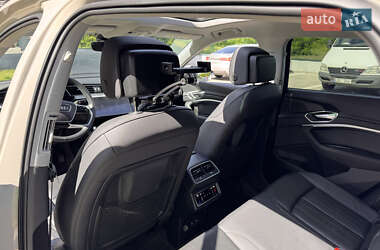 Внедорожник / Кроссовер Audi e-tron 2021 в 