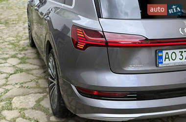 Внедорожник / Кроссовер Audi e-tron 2019 в 