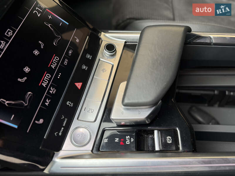 Внедорожник / Кроссовер Audi e-tron 2019 в Тячеве