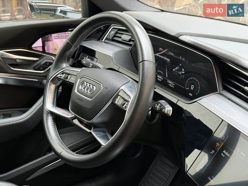 Внедорожник / Кроссовер Audi e-tron 2019 в Тячеве