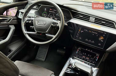 Внедорожник / Кроссовер Audi e-tron 2019 в 