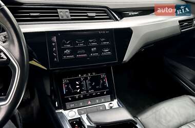 Внедорожник / Кроссовер Audi e-tron 2019 в 