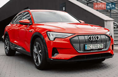 Позашляховик / Кросовер Audi e-tron 2021 в 