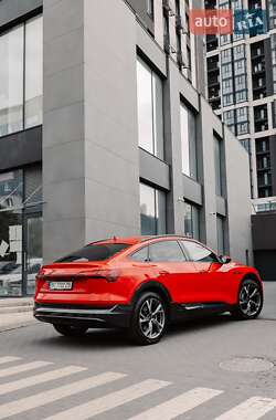 Позашляховик / Кросовер Audi e-tron 2021 в 