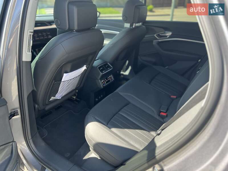 Внедорожник / Кроссовер Audi e-tron 2019 в Ровно