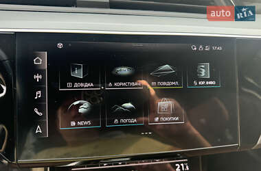 Позашляховик / Кросовер Audi e-tron 2021 в 