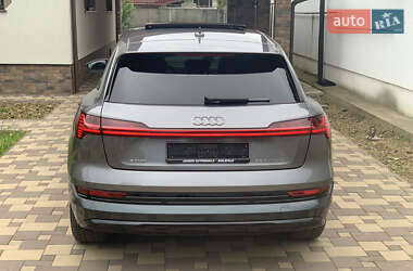 Внедорожник / Кроссовер Audi e-tron 2020 в 