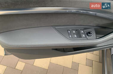 Внедорожник / Кроссовер Audi e-tron 2020 в 