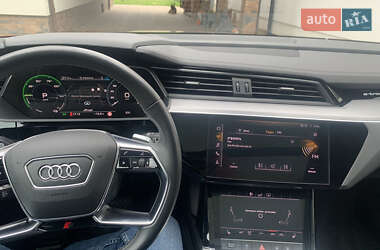 Внедорожник / Кроссовер Audi e-tron 2020 в 