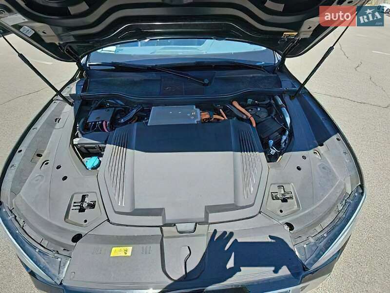 Позашляховик / Кросовер Audi e-tron 2023 в Тернополі