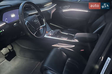 Внедорожник / Кроссовер Audi e-tron 2019 в 