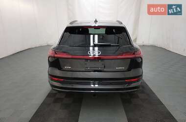 Внедорожник / Кроссовер Audi e-tron 2020 в 