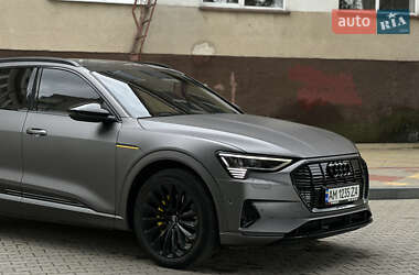 Внедорожник / Кроссовер Audi e-tron 2019 в 