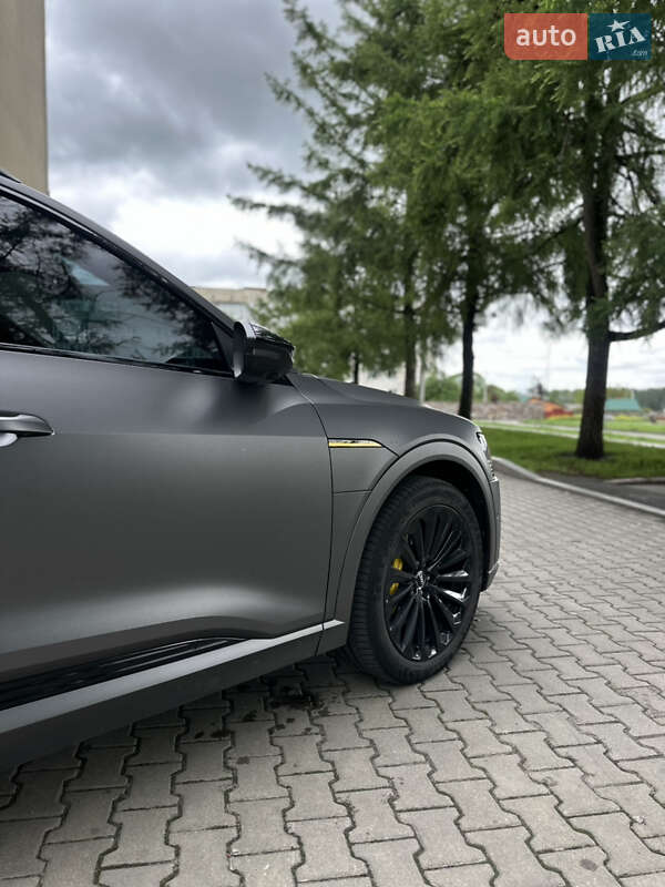 Внедорожник / Кроссовер Audi e-tron 2019 в Звягеле