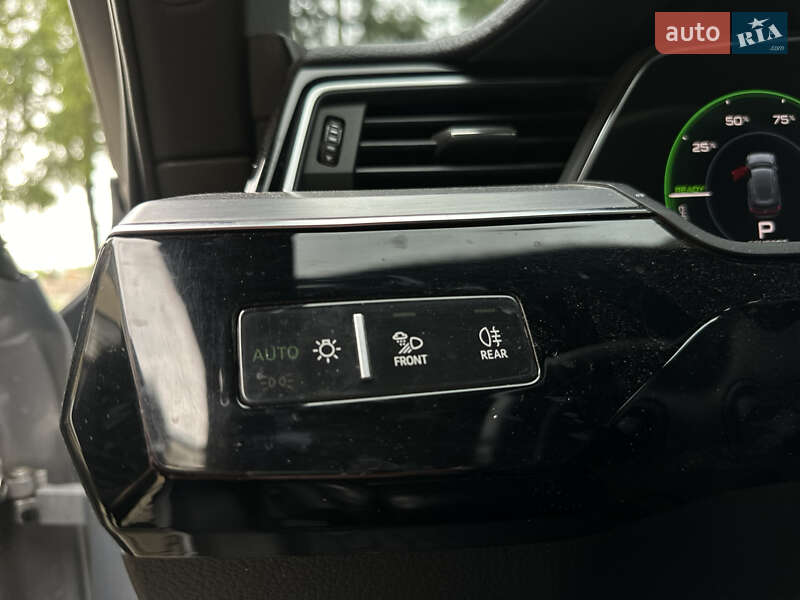 Внедорожник / Кроссовер Audi e-tron 2019 в Звягеле