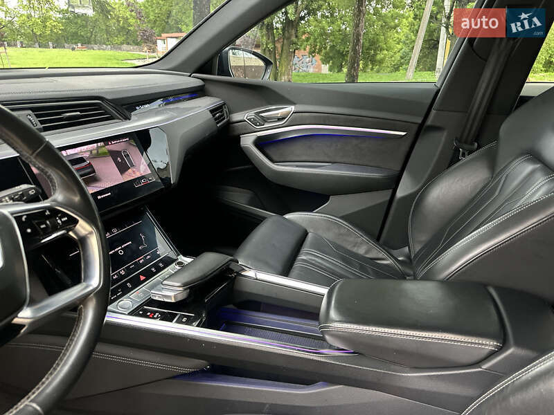 Внедорожник / Кроссовер Audi e-tron 2019 в Звягеле