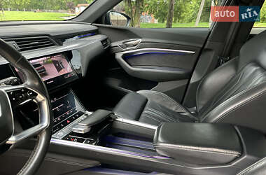 Внедорожник / Кроссовер Audi e-tron 2019 в 