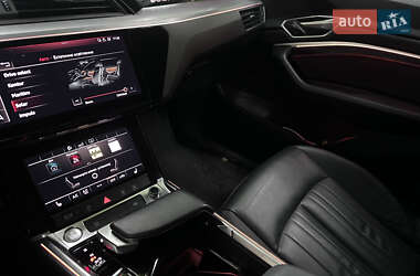 Внедорожник / Кроссовер Audi e-tron 2020 в 