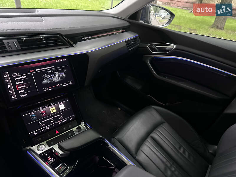 Внедорожник / Кроссовер Audi e-tron 2020 в Киеве