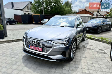 Внедорожник / Кроссовер Audi e-tron 2020 в 