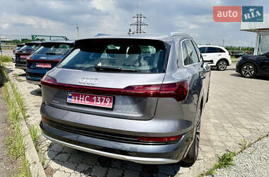 Внедорожник / Кроссовер Audi e-tron 2020 в 