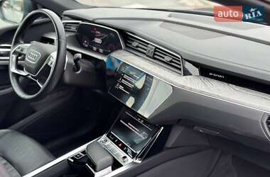 Внедорожник / Кроссовер Audi e-tron 2021 в 