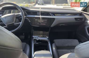 Внедорожник / Кроссовер Audi e-tron 2020 в 